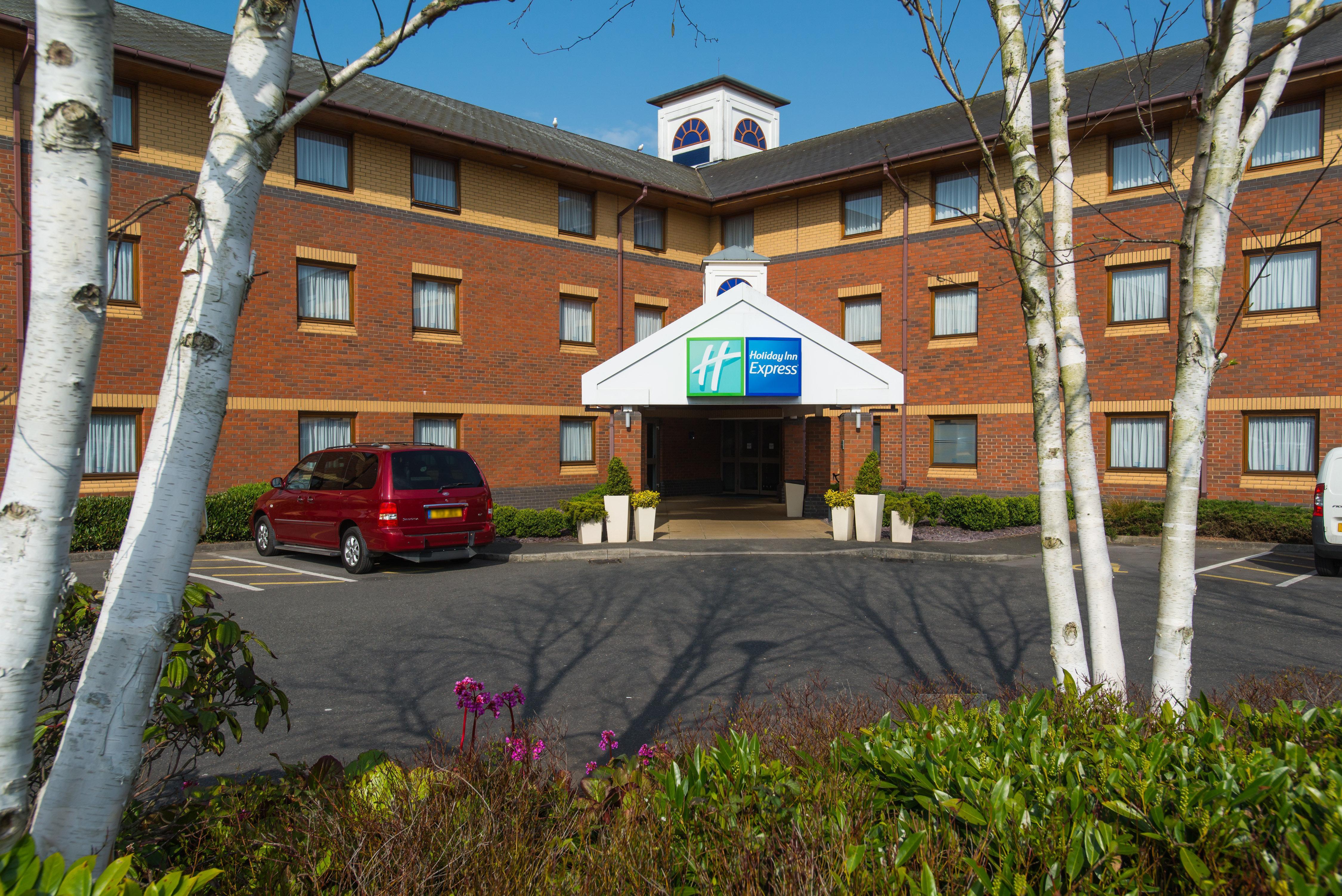 Holiday Inn Express Exeter East By Ihg Exterior photo