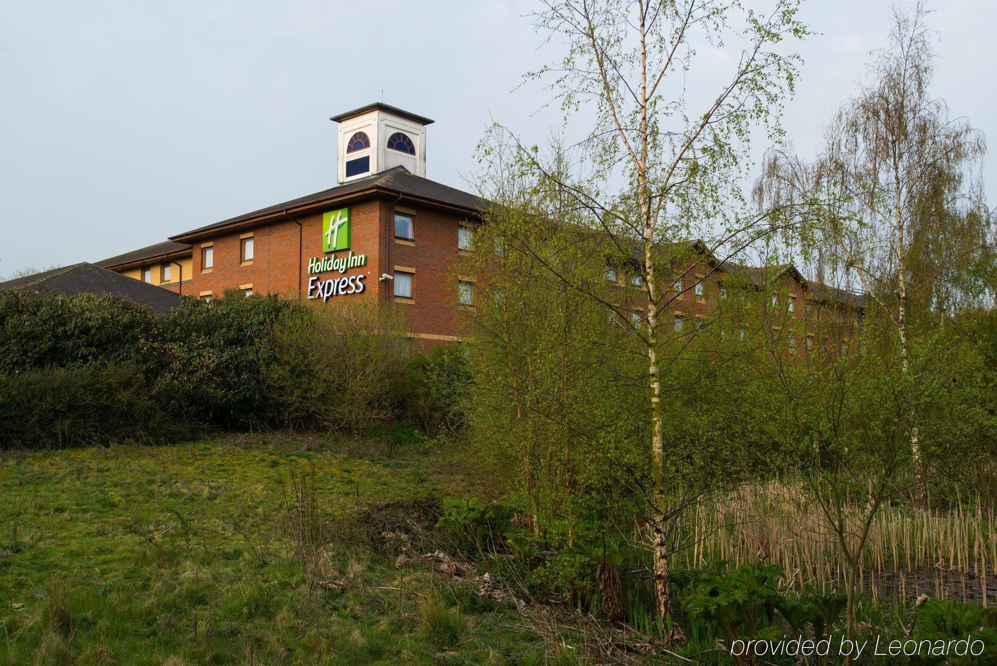 Holiday Inn Express Exeter East By Ihg Exterior photo