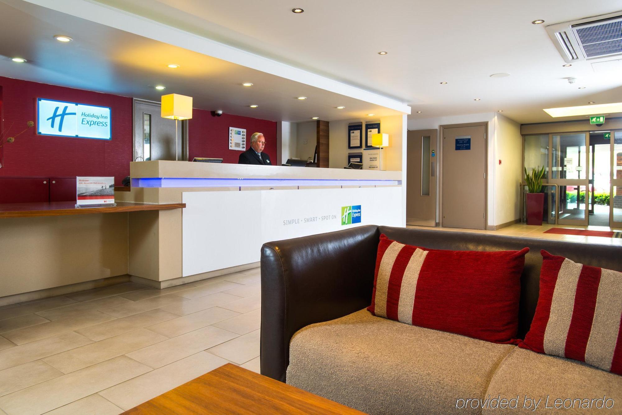 Holiday Inn Express Exeter East By Ihg Exterior photo