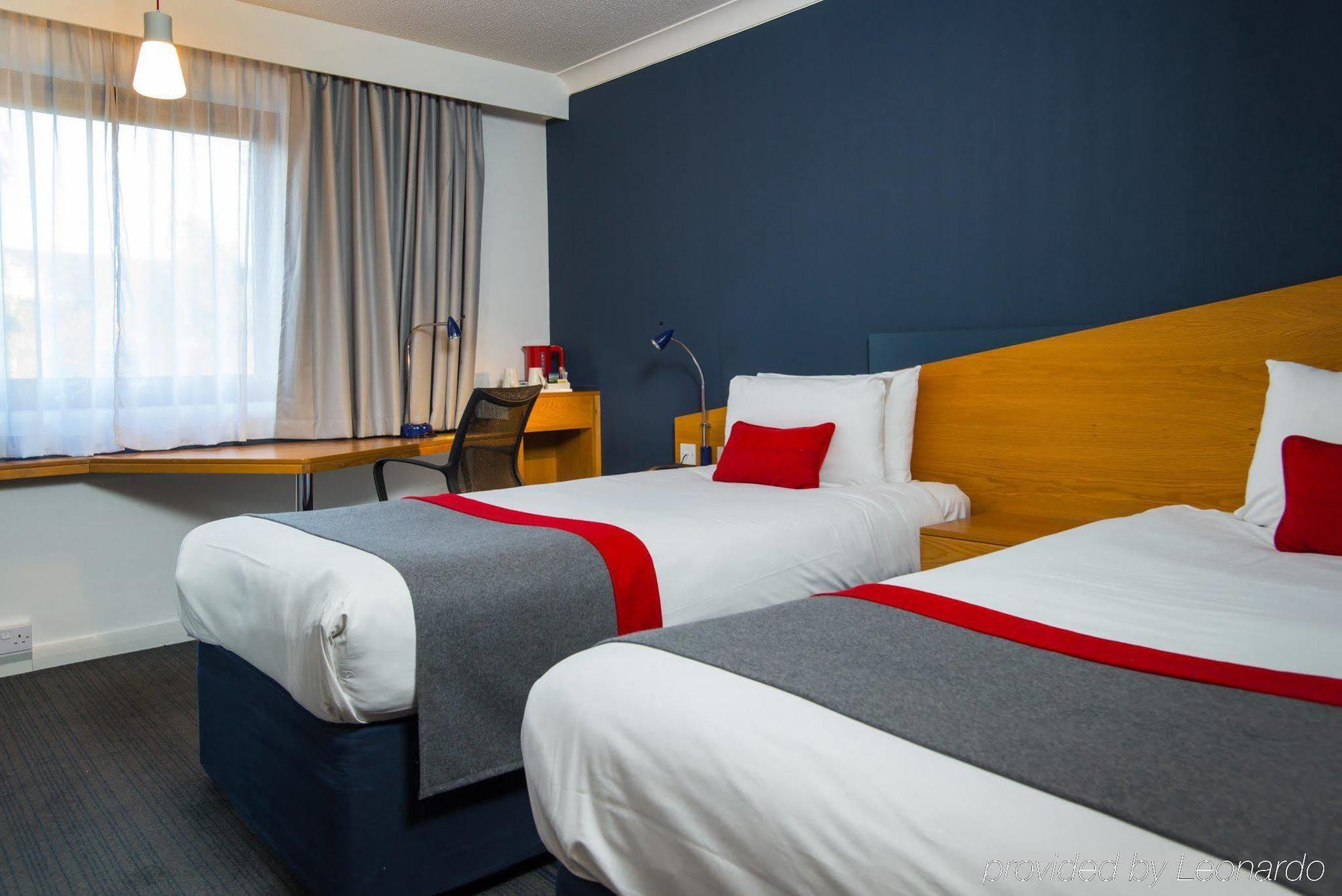 Holiday Inn Express Exeter East By Ihg Exterior photo